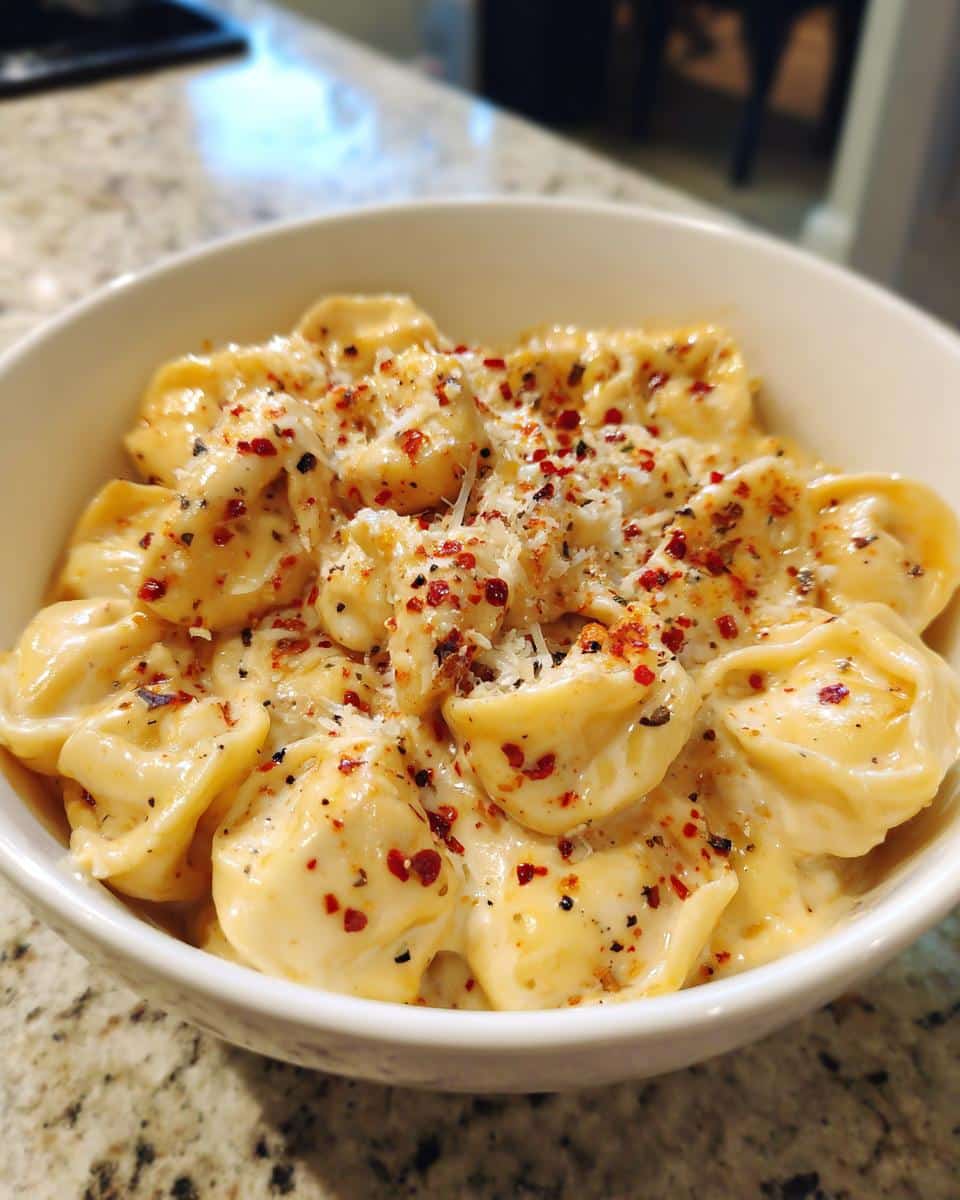 Spicy Garlic Chicken Tortellini in Cheesy Alfredo Cream - detail 2